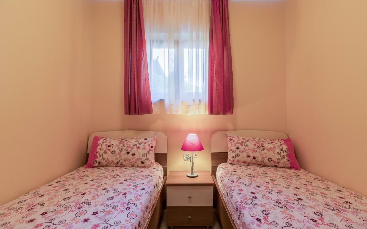 Apartmani Kazun - App1 ฟาชานา ภายนอก รูปภาพ